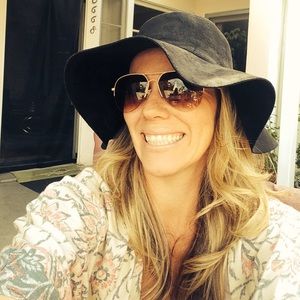 Meet your Posher, Sabra